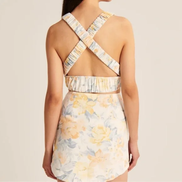 NWOT Abercrombie & Fitch Floral Pastel Cross Back Top Women’s Size Large - Picture 2 of 5